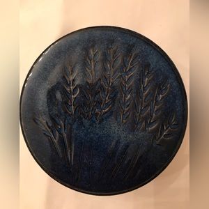 Seagrove pottery box by Potts wheat design on cobalt blue